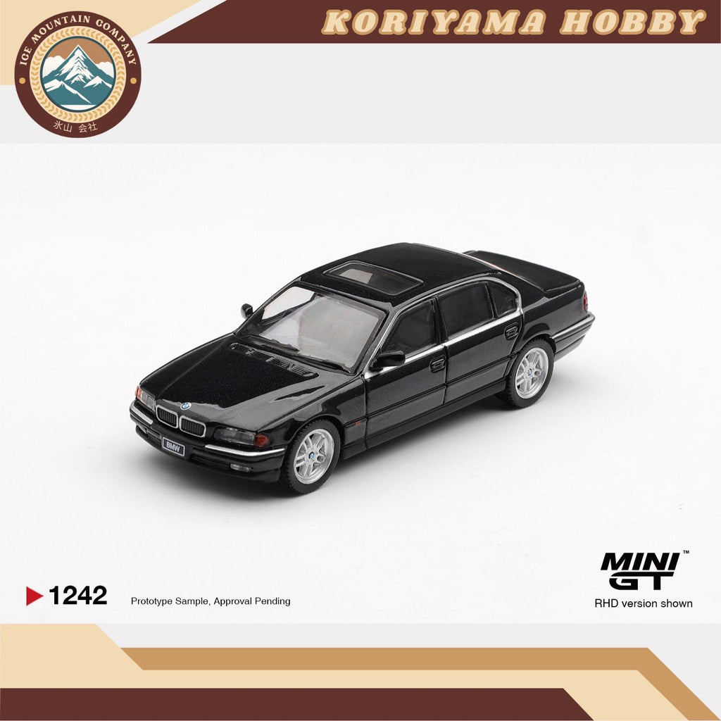 Mini GT 1242 BMW 750IL Black Sapphire MiniGT