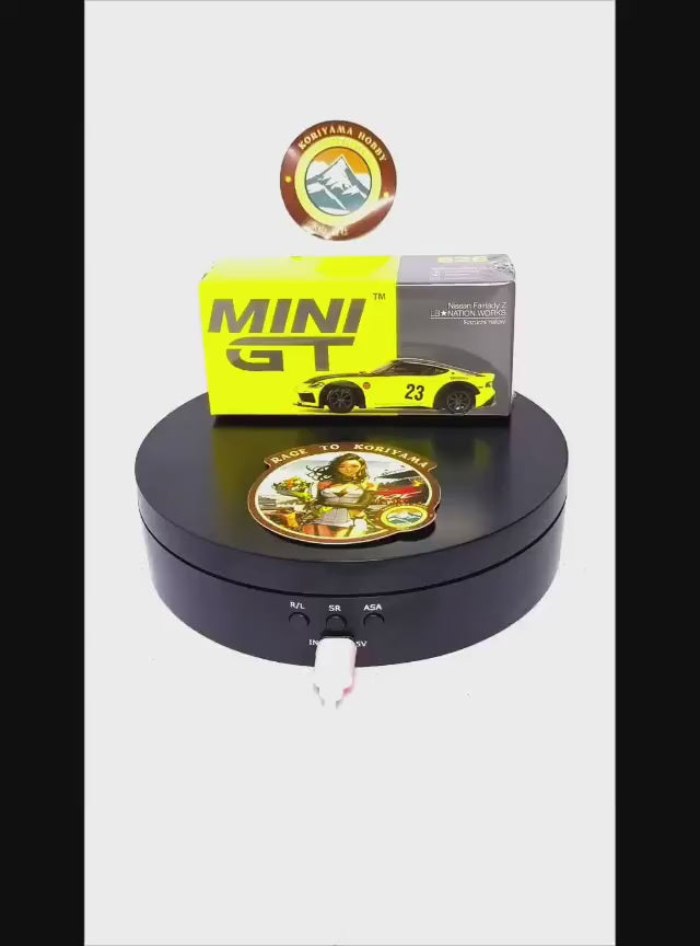 Mini GT 826 Nissan Z LB NATION WORKS Ikazuchi Yellow MiniGT